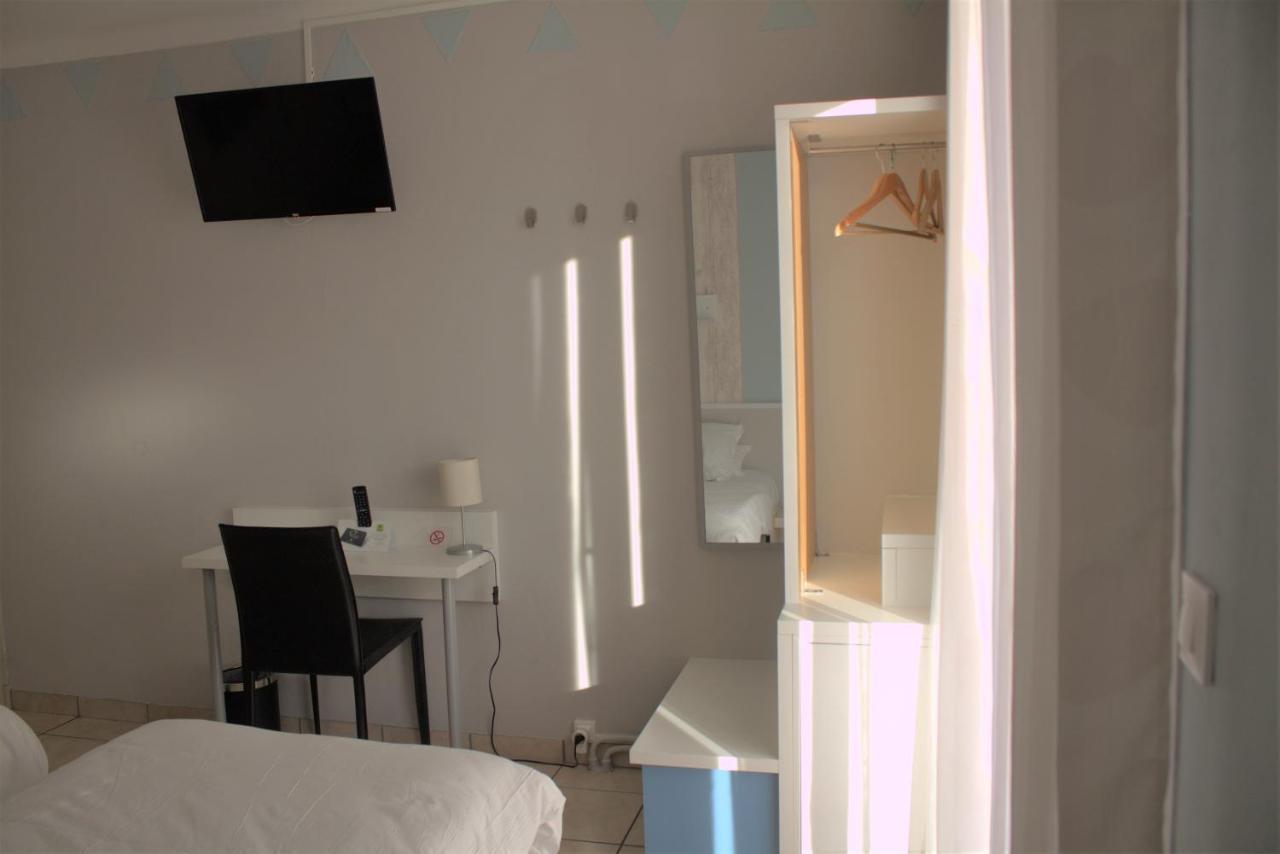Logis Hotel Le Clement V Roquemaure  Kültér fotó