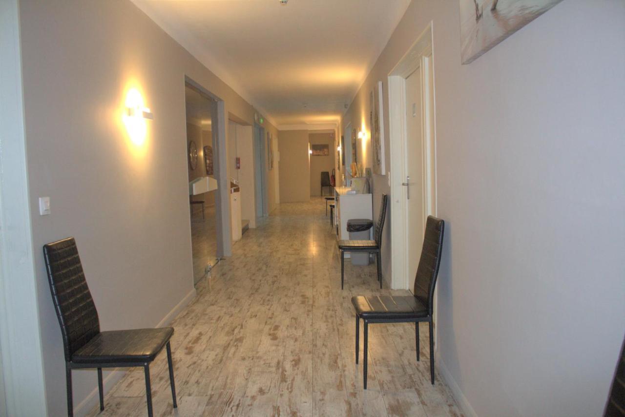 Logis Hotel Le Clement V Roquemaure  Kültér fotó