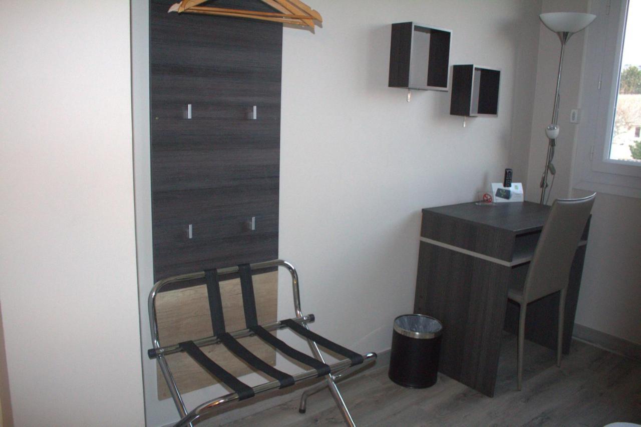 Logis Hotel Le Clement V Roquemaure  Kültér fotó