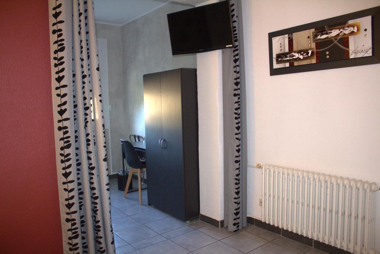 Logis Hotel Le Clement V Roquemaure  Kültér fotó