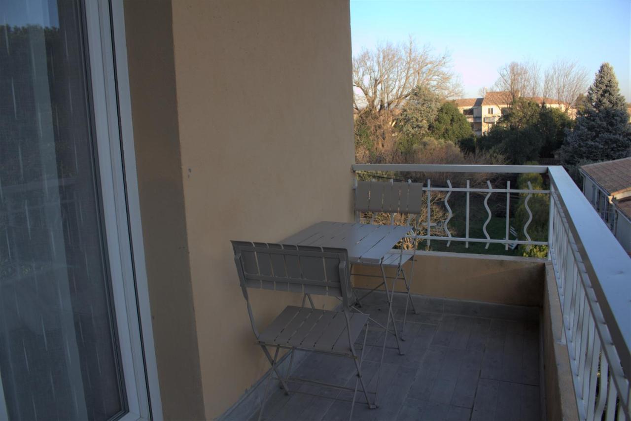 Logis Hotel Le Clement V Roquemaure  Kültér fotó