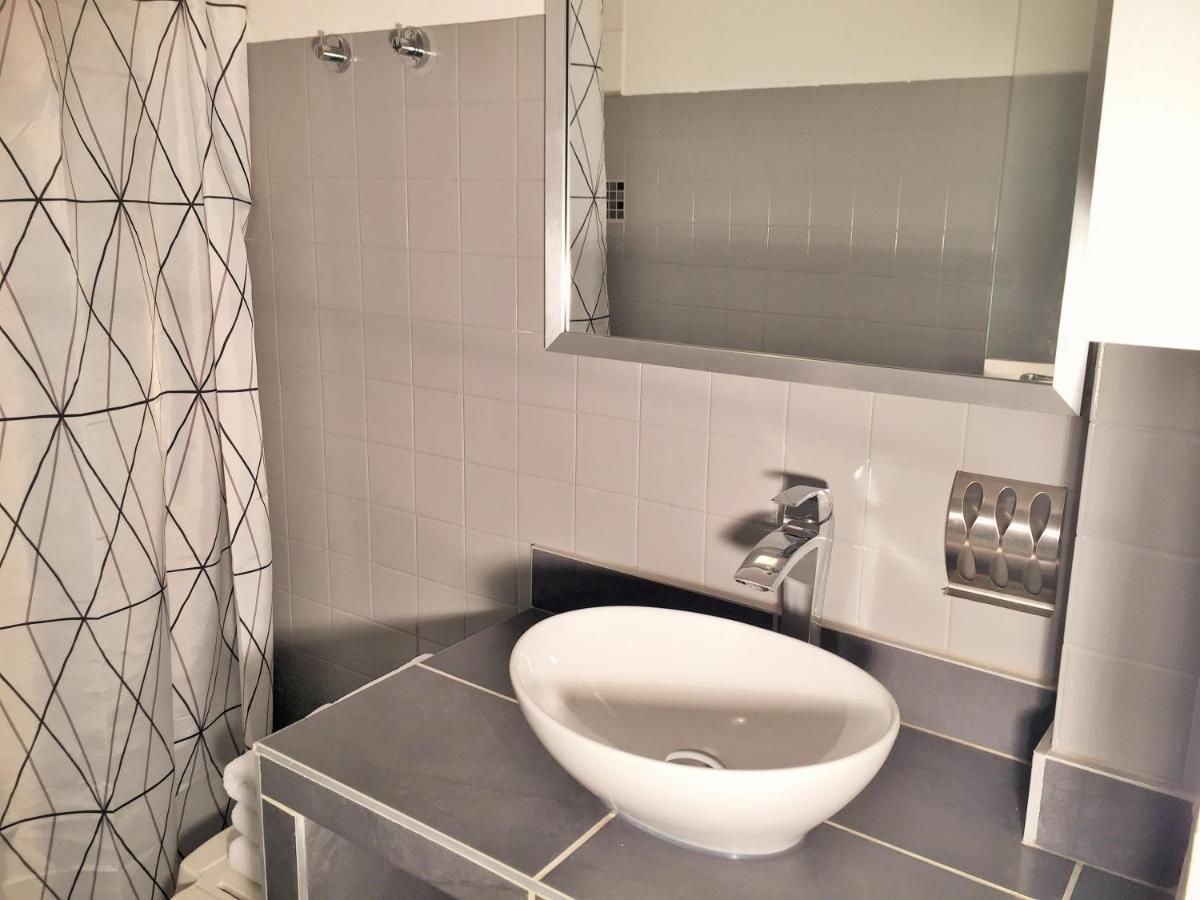 Logis Hotel Le Clement V Roquemaure  Kültér fotó