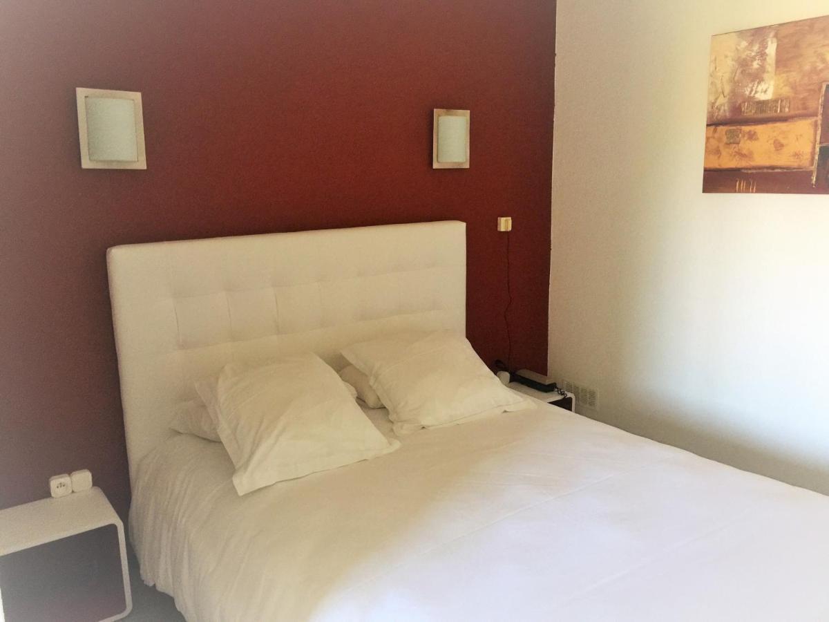 Logis Hotel Le Clement V Roquemaure  Kültér fotó