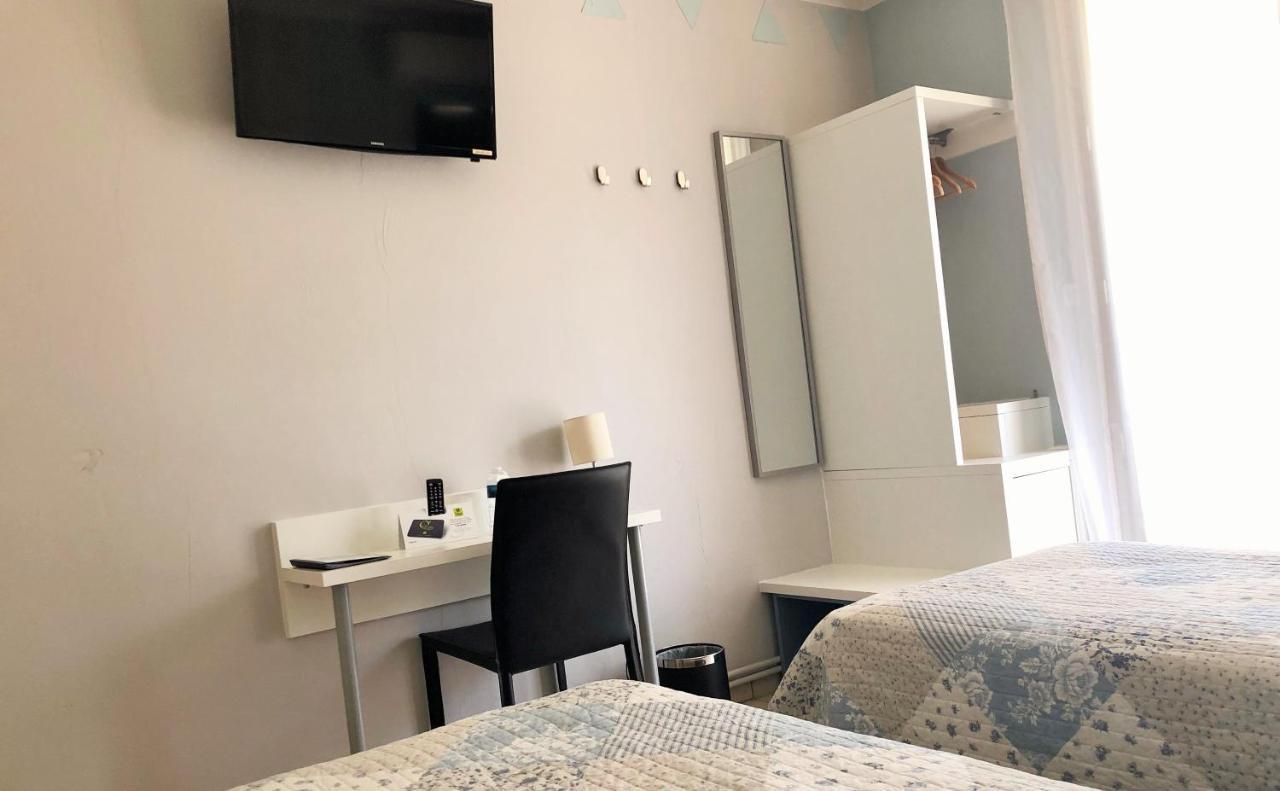 Logis Hotel Le Clement V Roquemaure  Kültér fotó