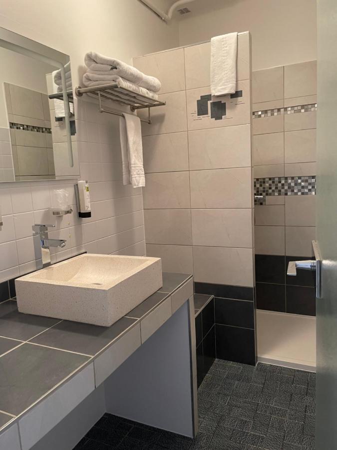 Logis Hotel Le Clement V Roquemaure  Kültér fotó