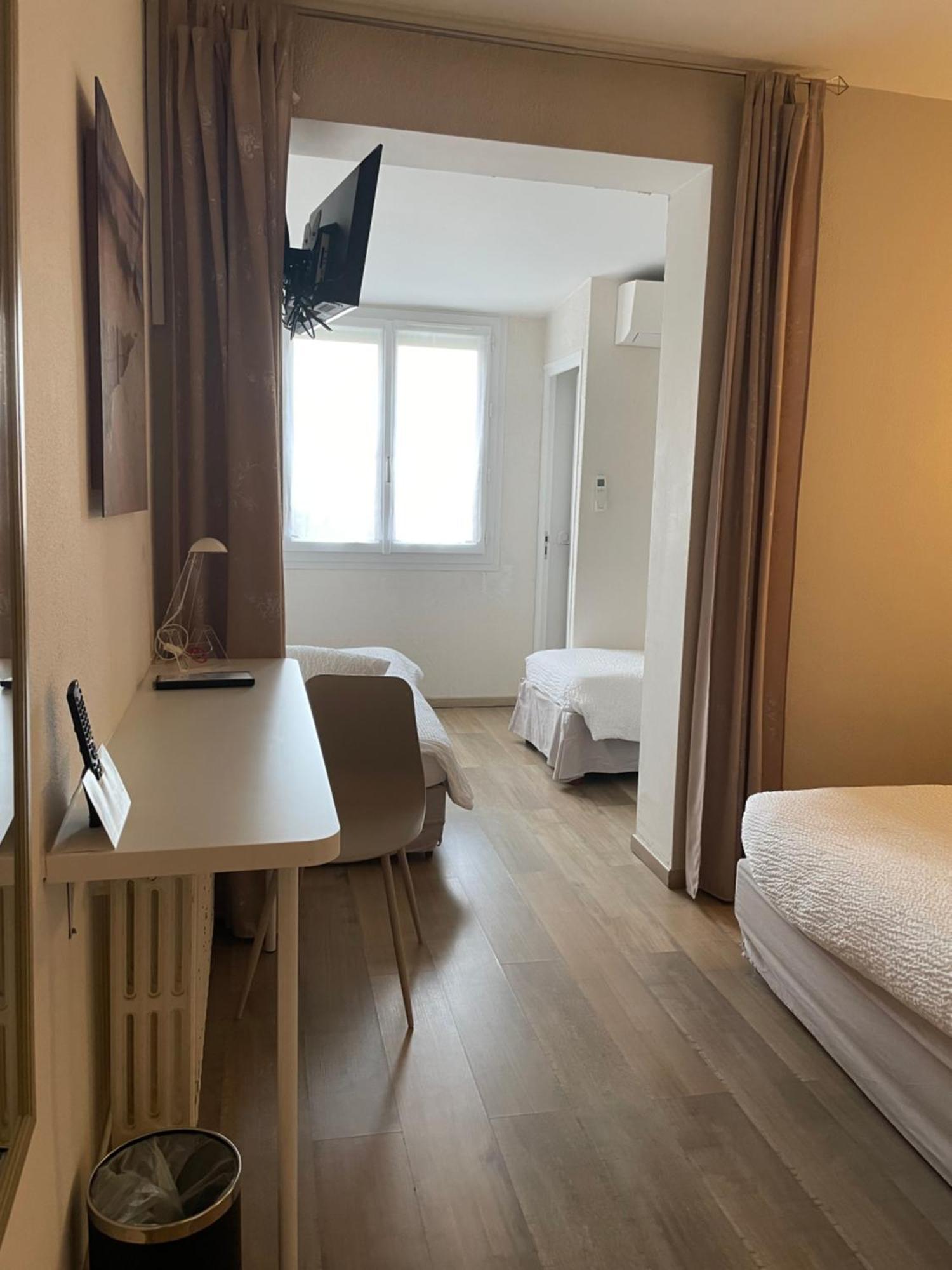 Logis Hotel Le Clement V Roquemaure  Kültér fotó