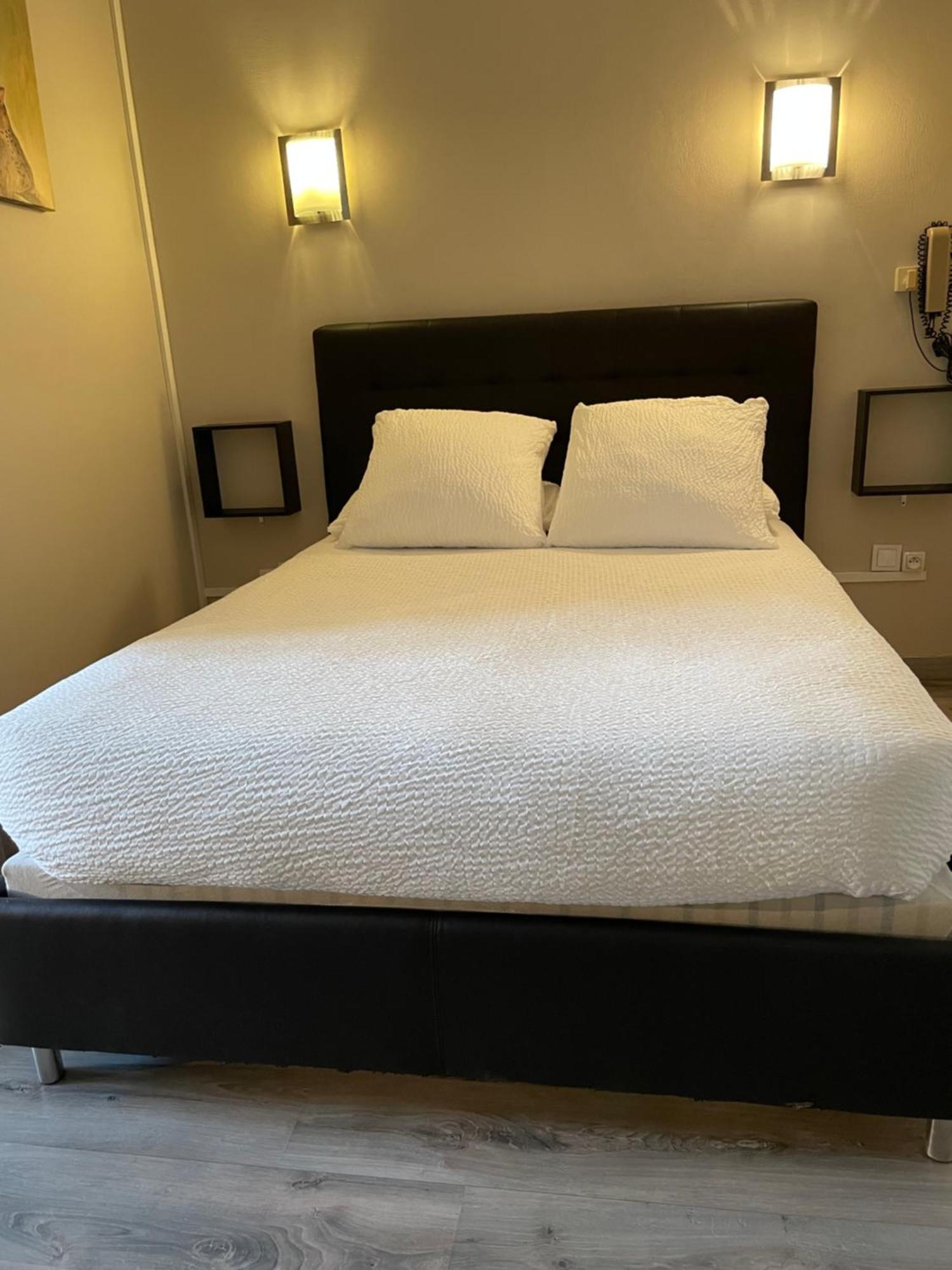 Logis Hotel Le Clement V Roquemaure  Kültér fotó