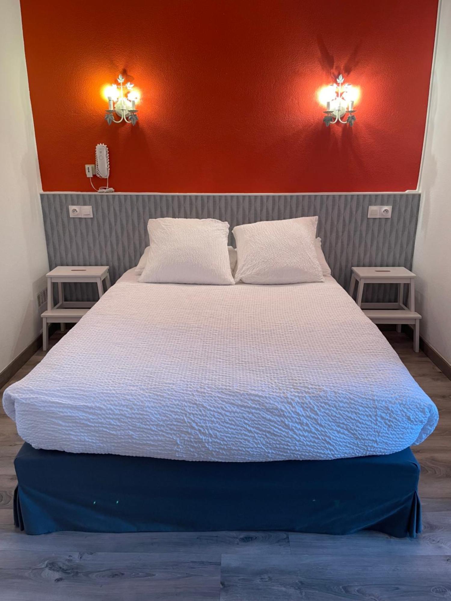 Logis Hotel Le Clement V Roquemaure  Kültér fotó