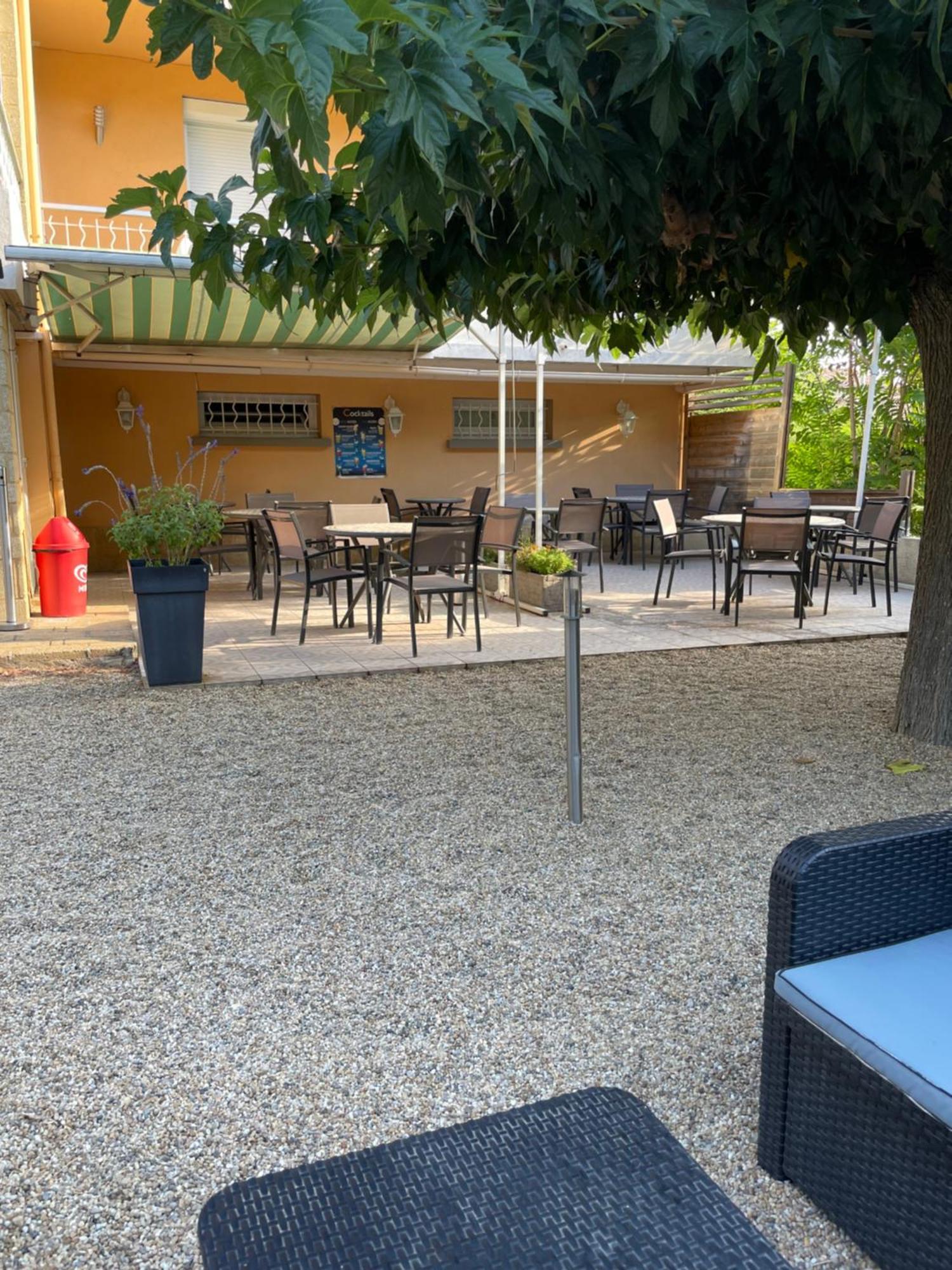 Logis Hotel Le Clement V Roquemaure  Kültér fotó