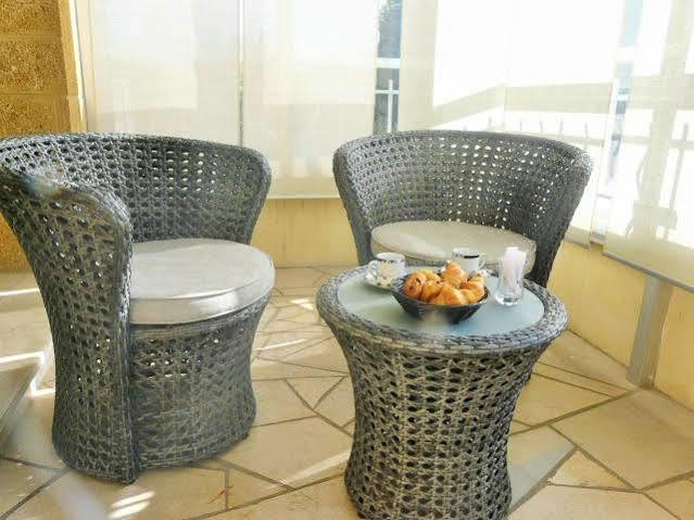 Logis Hotel Le Clement V Roquemaure  Kültér fotó